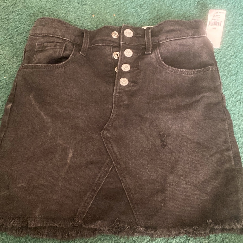 A high rise black Old Navy M 8 black shirt